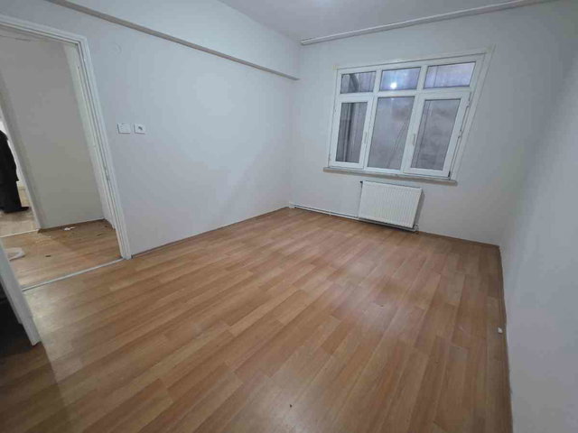 BEYOĞLU KEÇECIPIRI MAHALLESINDE KIRALIK 2+1 DAİRE