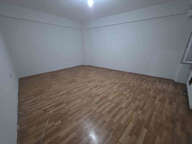 BEYOĞLU KEÇECIPIRI MAHALLESINDE KIRALIK 2+1 DAİRE
