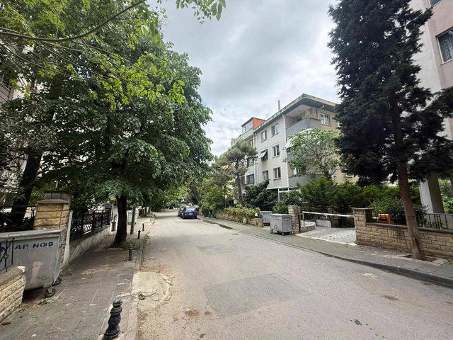 KOZYATAĞI 'NDA METRO VE MİNİBÜS CADDESİNE KOMŞU  GENİŞ FERAH 120 METREKARE 3+1 KIRALIK