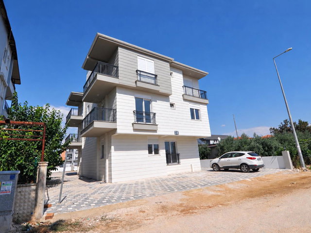 DÖŞEMEALTI ÇIPLAKLI MAHALLESINDE YENI 1+1  DAIRE