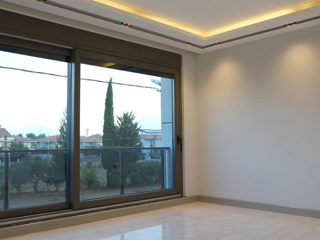 DÖŞEMEALTI YALINLI'DA 552 M² ARSA İÇINDE MÜSTAKİL HAVUZLU ULTRA LÜKS VİLLA