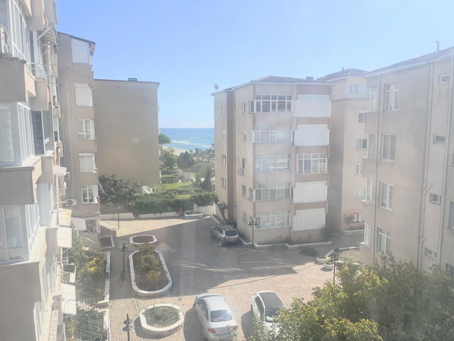 BÜYÜKÇEKMECE KAMİLOBA’DA SAHİLE 100 M, 3. KAT, 1+1 EŞYALI YAZLIK DAİRE, EN UYGUN FİYAT