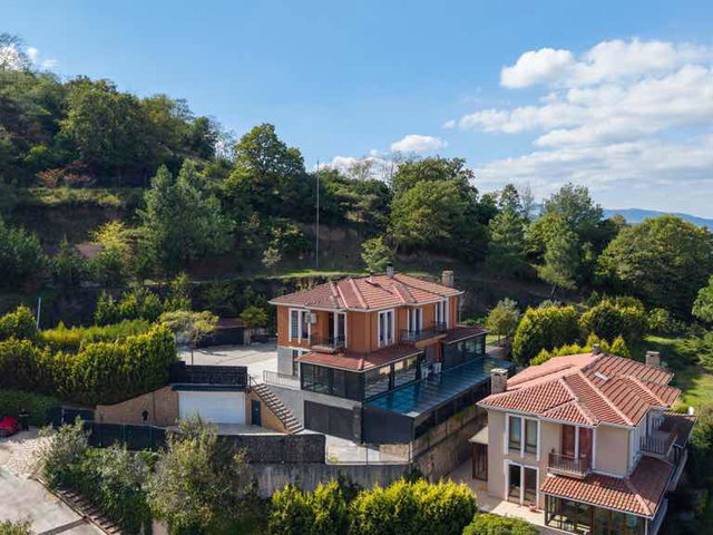 BAŞİSKELE ÜNİKENT SİTESİNDE 1100M2 ARSA PAYLI SATILIK VİLLA