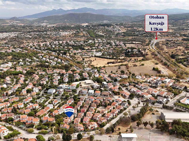 URLA 66 EVLER SITESINDE YEŞILLIKLER İÇINDE SATILIK 4+1 VILLA