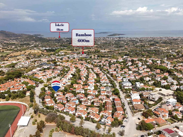 URLA 66 EVLER SITESINDE YEŞILLIKLER İÇINDE SATILIK 4+1 VILLA