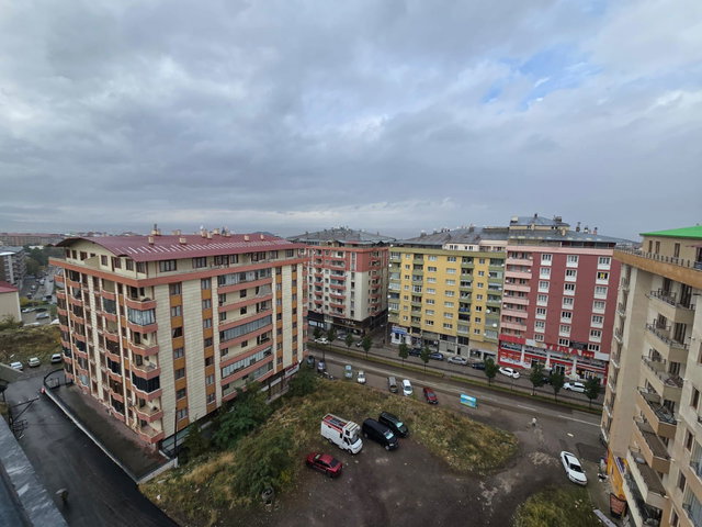 REMAX İLKE'DEN PALANDÖKEN KONUTLARI'NDA 4+1 SATILIK DAIRE