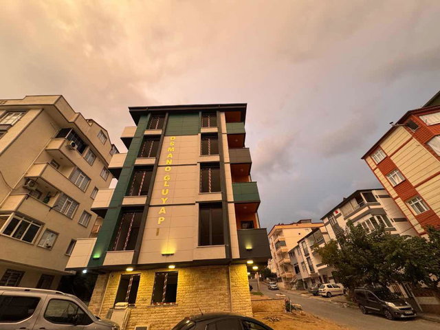 ÇAYIROVA ÖZGÜRLÜK MH. ASANSÖRLÜ ARAKAT 3+1 SATILIK DAİRE