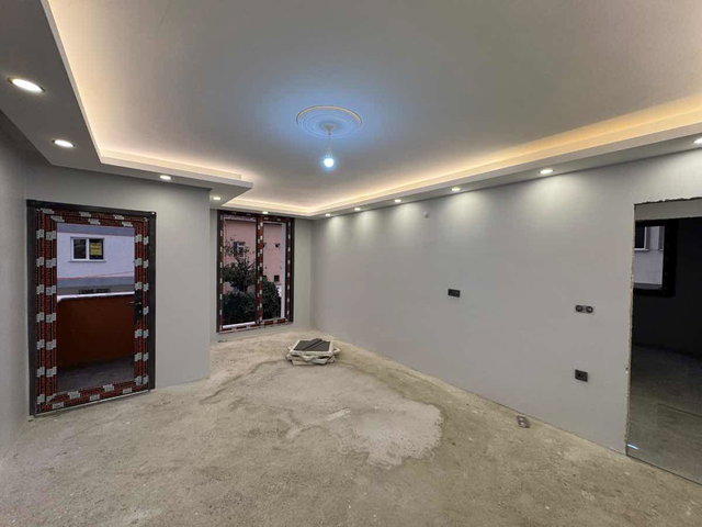 ÇAYIROVA ÖZGÜRLÜK MH. ASANSÖRLÜ ARAKAT 3+1 SATILIK DAİRE