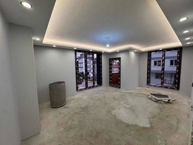 ÇAYIROVA ÖZGÜRLÜK MH. ASANSÖRLÜ ARAKAT 3+1 SATILIK DAİRE