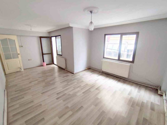 KARŞIYAKA GONCALAR’DA 3+1 DAIRE | BALKONLU | DOĞALGAZ KOMBİLİ | BOŞ