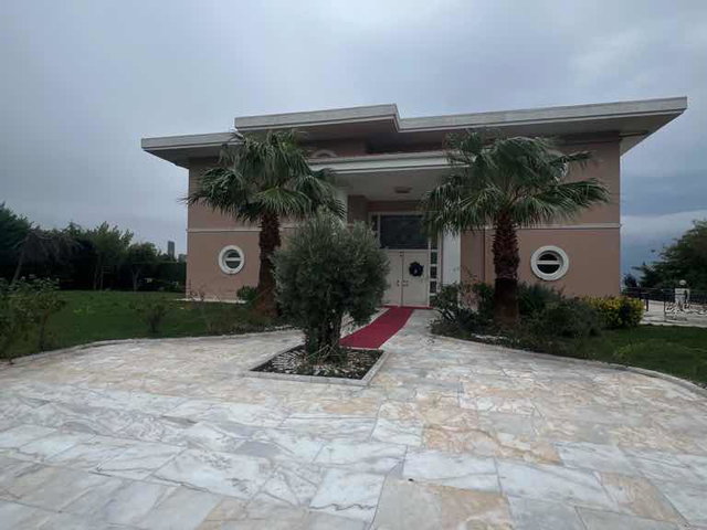 GÜNIŞIĞI KONAKLARI 1150 M2 BRÜT,3680 M2 AÇIK ALAN 7+2 VİLLA