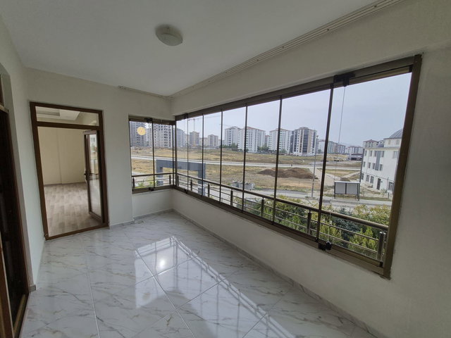 RE/MAX DEĞİŞİMDEN ÇAYDAÇIRA MAHALLESİNDE 3+1 KİRALIK DAİRE