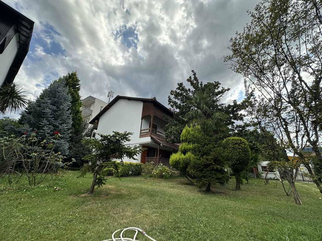 REMAX DREAM SAPANCA DUYGU SİTESİNDE TRİPLEKS SATILIK VİLLA