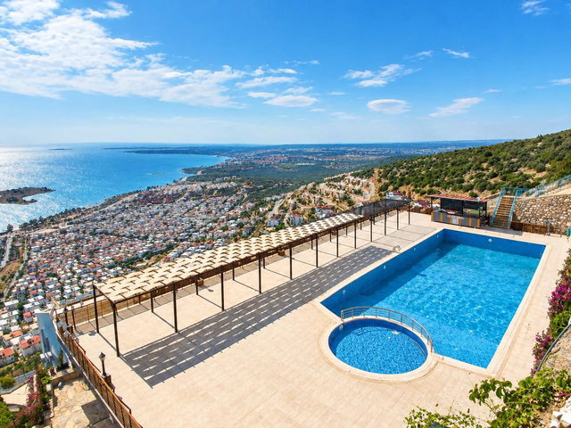 AKBÜK KOYUNA HÂKİM, FULL DENİZ MANZARALI EŞYALI 1+1 DAİRE !