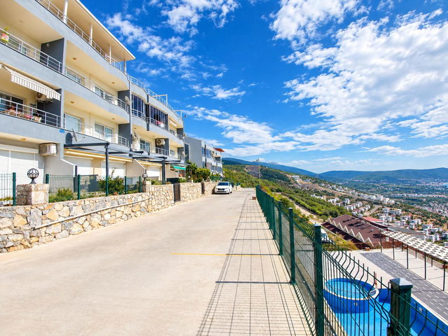 AKBÜK KOYUNA HÂKİM, FULL DENİZ MANZARALI EŞYALI 1+1 DAİRE !