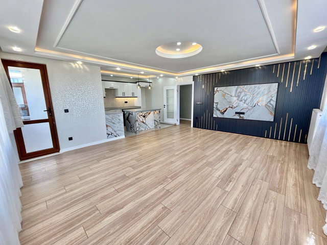 SITE İÇERISINDE ÖZEL DEKORASYONLU BOŞ 4+2 DUBLEKS SATILIK DAIRE