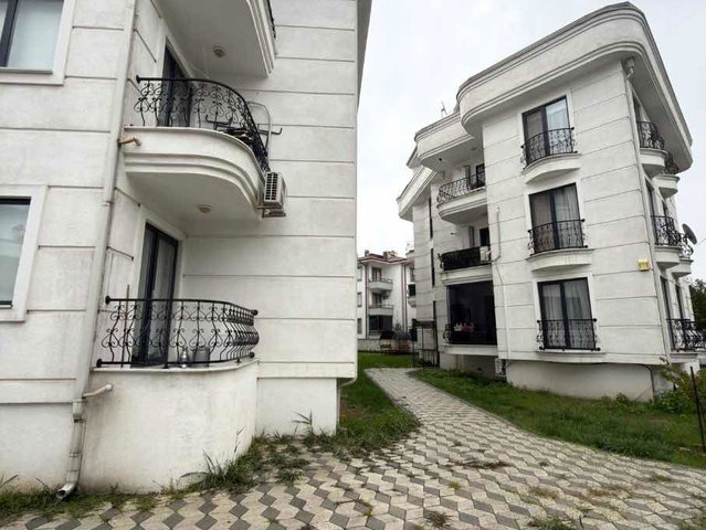 RE/MAX METROPOLITAN'DAN ERENLERDE MERKEZI KONUMDA 3+1 DAIRE!!