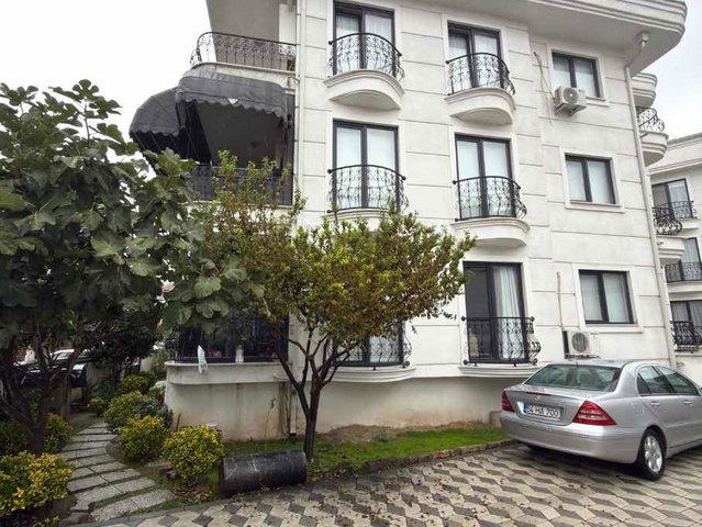 RE/MAX METROPOLITAN'DAN ERENLERDE MERKEZI KONUMDA 3+1 DAIRE!!