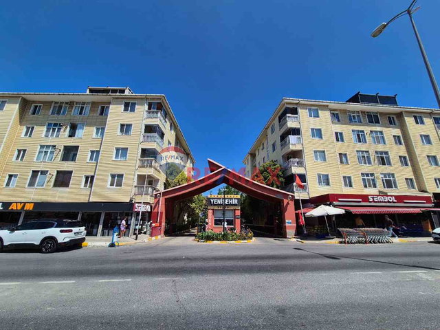 PENDİK DUMANKAYA YENİŞEHİR EVLERİ IÇI YENILENMIŞ 200 M2 M2 5+1 SATILIK DAİRE