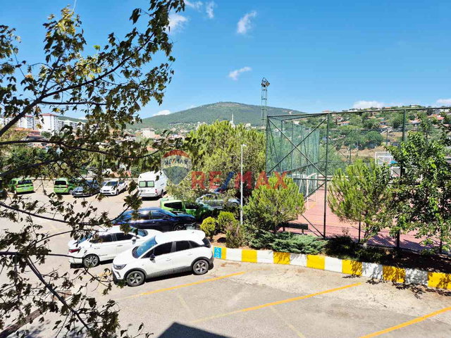 PENDİK DUMANKAYA YENİŞEHİR EVLERİ IÇI YENILENMIŞ 200 M2 M2 5+1 SATILIK DAİRE