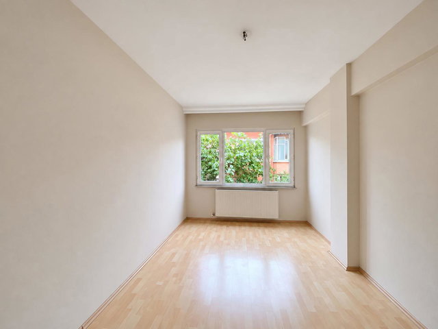 ÇENGELKÖY MERKEZE YÜRÜME MESAFESİNDE OTOPARKLI 2+1 KİRALIK