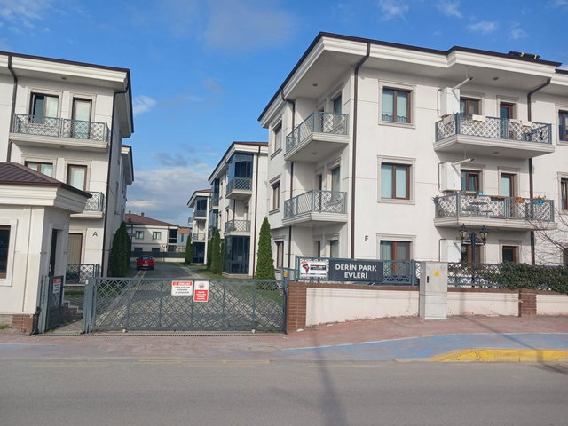 REMAX MAVİ'DEN DERİNPARK SİTESİNDE 3+1 155M² SATILIK DAİRE