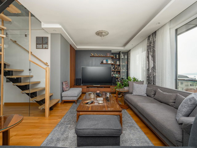 YALI MAHALLESİ'NDE SAHİLE 3 DK YÜRÜME MESAFEDE 4+2 170 NET SATILIK DUBLEX DAİRE