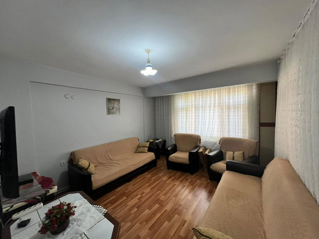 TURGUT MAHALLESİNDE ABONELİKLERİ AÇIK MÜSTAKİL EŞYALI 1+1 DAİRE