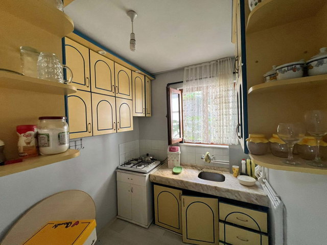 TURGUT MAHALLESİNDE ABONELİKLERİ AÇIK MÜSTAKİL EŞYALI 1+1 DAİRE