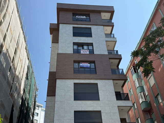 KADIKÖY MİNİBÜS CADDESİ GÖZTEPE MEVKİİ SIFIR BİNADA KİRALIK 3+1 DAİRE