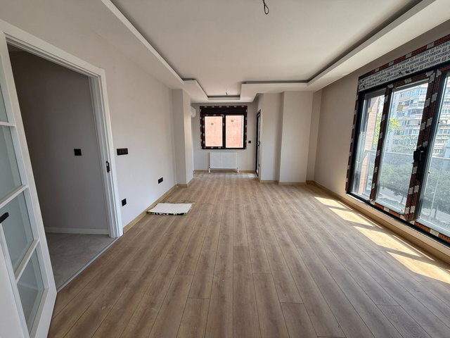 KADIKÖY MİNİBÜS CADDESİ GÖZTEPE MEVKİİ SIFIR BİNADA KİRALIK 3+1 DAİRE