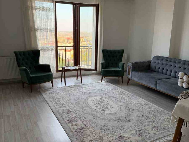 REMAXLAND'DEN ÇERKEZKÖY İSTASYON MAH.’DE 3+1 EŞYALI KİRALIK DAİRE | 170 M² BRÜT | ARA KAT