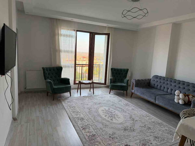 REMAXLAND'DEN ÇERKEZKÖY İSTASYON MAH.’DE 3+1 EŞYALI KİRALIK DAİRE | 170 M² BRÜT | ARA KAT