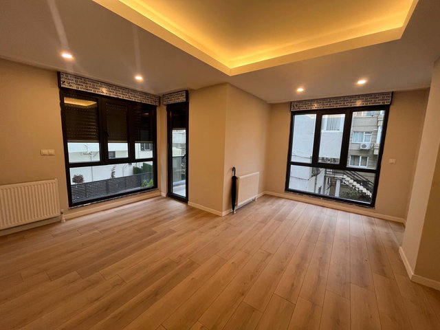 DİKİLİTAŞ'TA DARPHANE'NİN DİBİNDE SIFIR 2+1 SATILIK DAİRE