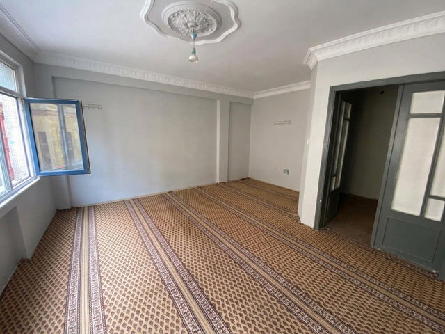 BEYAZIT GEDİKPAŞA’ DA SATILIK 3+1 DAİRE