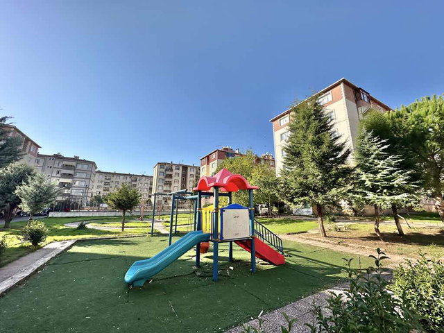 DERİNCE YENİKENTTE ARAKAT ASANSÖRLÜ 2+1 SATILIK DAİRE