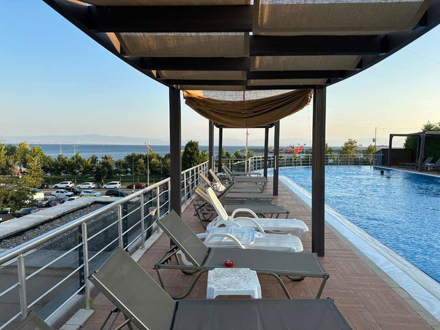 TUZLA PORT AVM SİTESİNDE 3+1 DÖNÜŞTÜRÜLMÜŞ 2+1 200M2 BAHÇE KAT