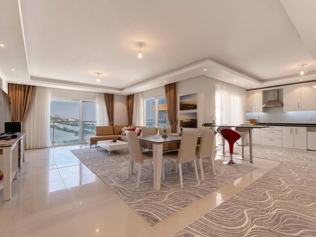 ALANYA'DA GRANADA REZIDANSTA 3+1 EŞYALI DUBLEKS DAIRE