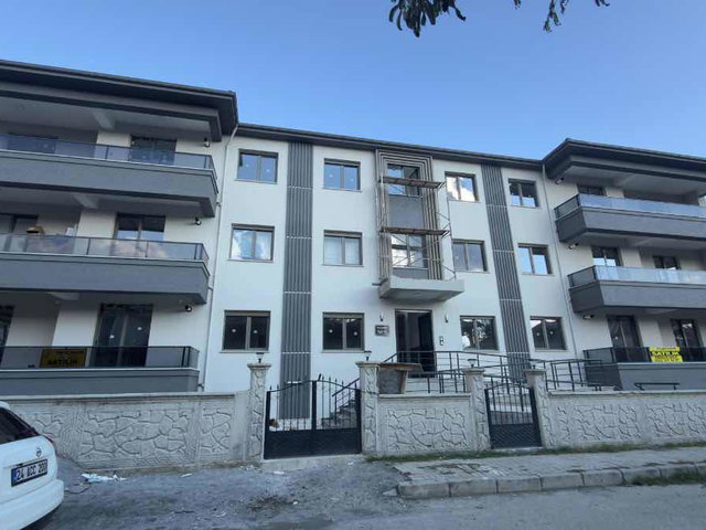 REMAX DEM'DEN 3+1 PANJURLU ALTTAN ISITMALI PREMİUM DAİRE
