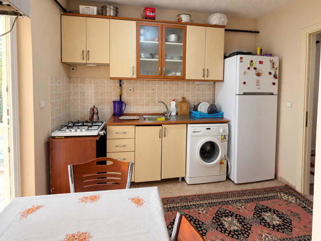 REMAX DEM'DEN ÜZÜMLÜ ÜNİ. ARKASI SATILIK YATIRIMLIK UYGUN 1+1