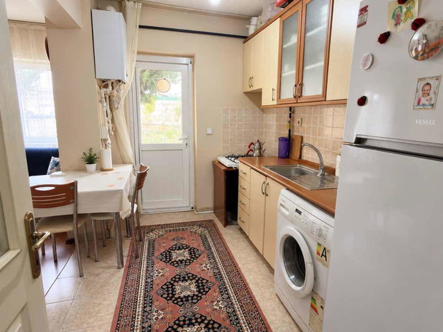 REMAX DEM'DEN ÜZÜMLÜ ÜNİ. ARKASI SATILIK YATIRIMLIK UYGUN 1+1