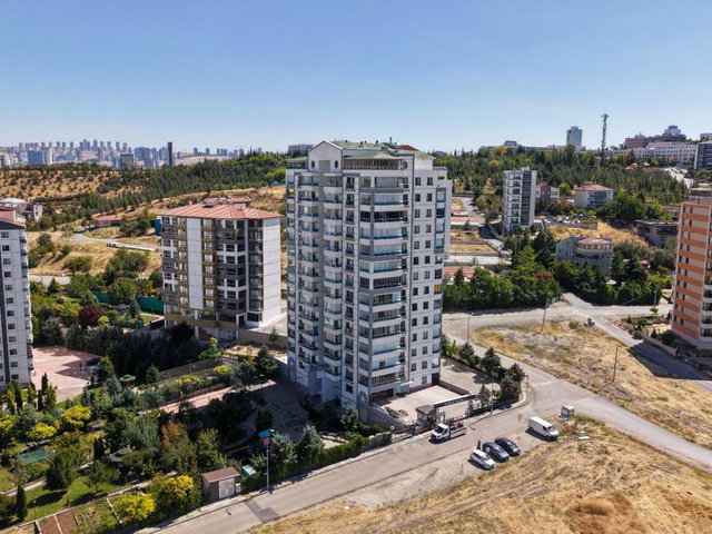 BAĞLICANIN EN İYİ KONUMUNDA HOBİ BAHÇELİ 180 M²  KİRALIK DAİRE