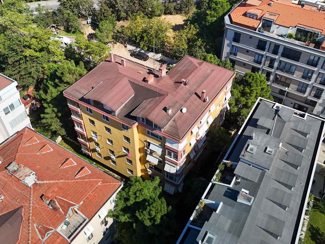 ACIBADEMIN EN GÜZEL LOKASYONUNDA....3+1 SATILIK...BOŞ.....