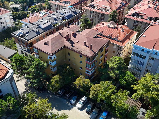 ACIBADEMIN EN GÜZEL LOKASYONUNDA....3+1 SATILIK...BOŞ.....