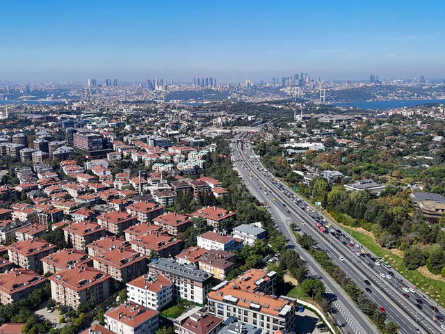 ACIBADEMIN EN GÜZEL LOKASYONUNDA....3+1 SATILIK...BOŞ.....
