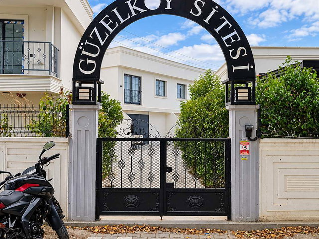 MANİSA ŞEHZADELER GÜZELKÖYDE HAVUZLU SİTEDE SATILIK 4+1 DUBLEKS