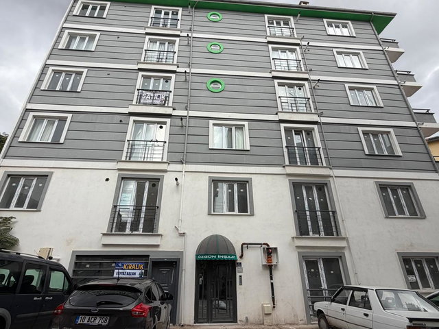 REMAX MID'DEN ÜNIVERSITEYE YÜRÜYÜŞ MESAFESINDE KIRALIK 1+1 DAIRE