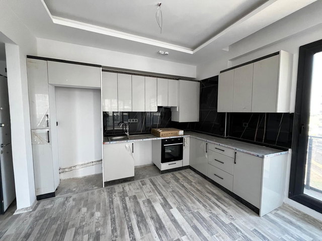 REMAX TOROS'TAN KARGIPINARI'NDA HAVUZLU SİTE İÇERİSİNDE CAZİP FİYATLI GENİŞ 1+1