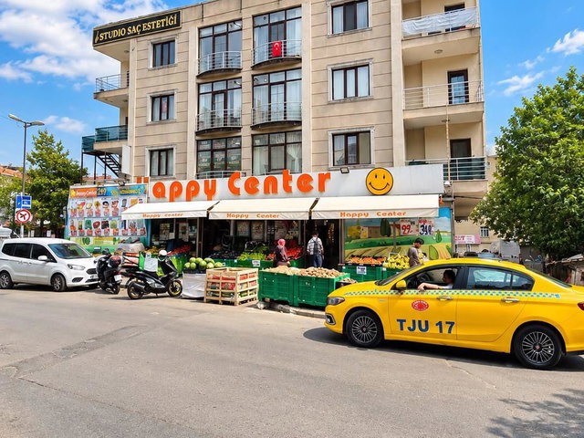 PENDİK KURTKÖY MERKEZ CADDE ÜZERİ 200 M² EMSALSİZ DAİRE