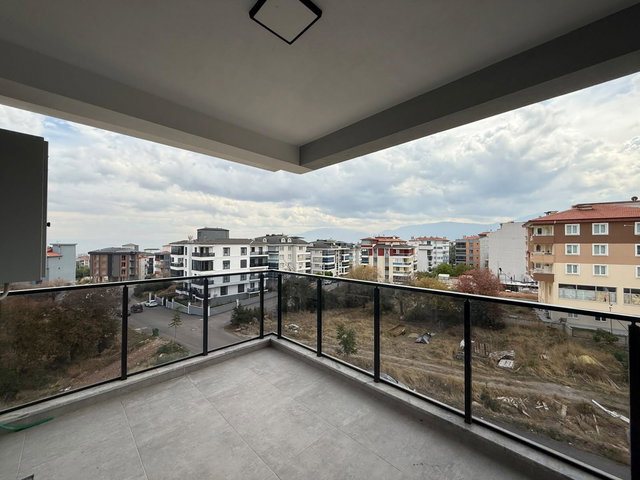 REMAX MODEL DEN 1200 EVLERDE HARİKA KONUMDA KİRALIK 3+1 LÜKS DAİRE